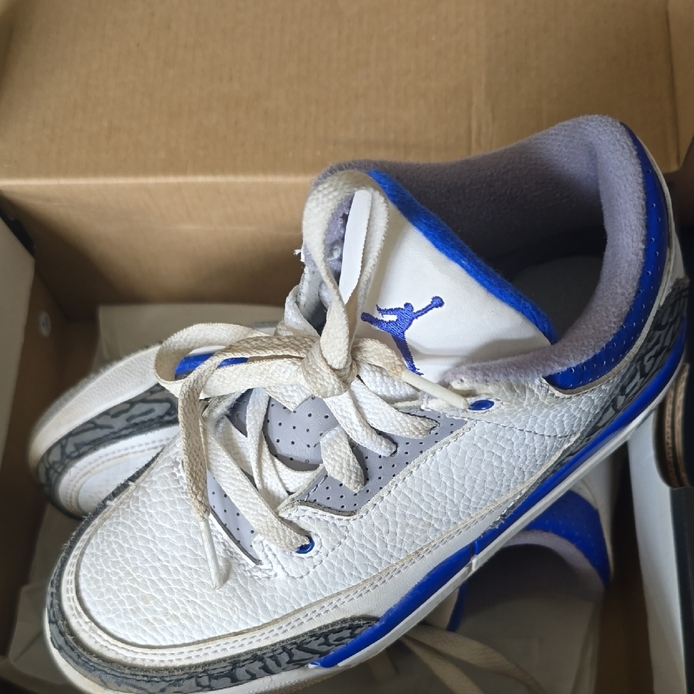 Jordan White and Blue Sneakers Classic Basketball Design